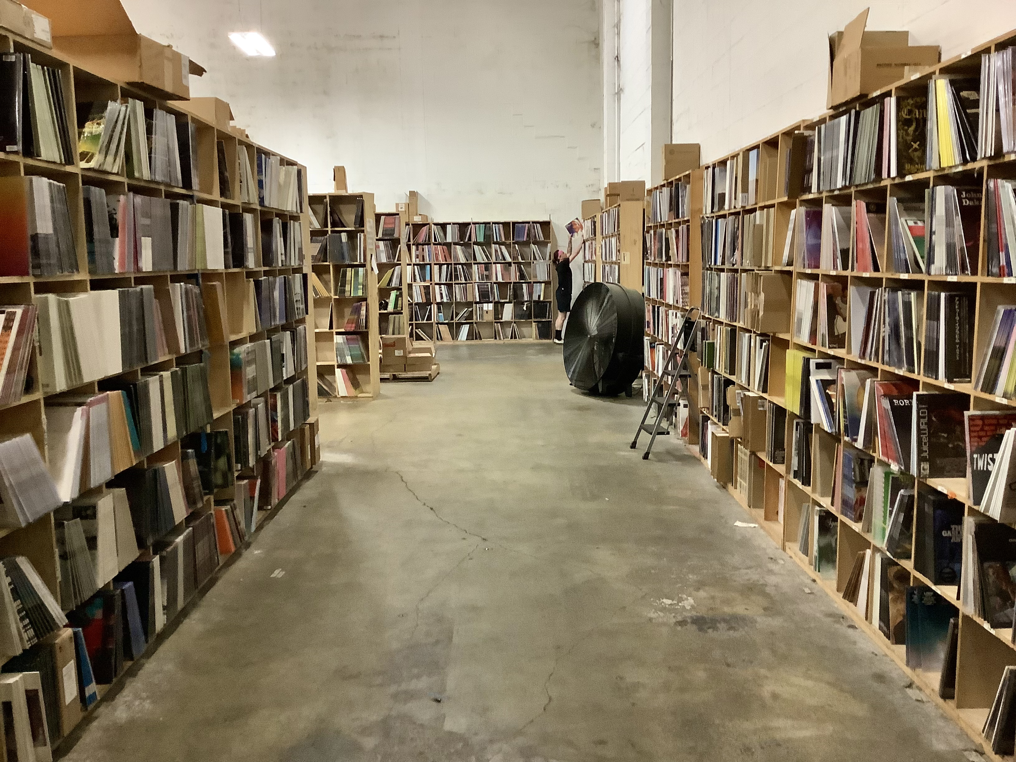 Warehouse inventory rows